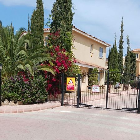 Modern Sea View Apartment Regina Gardens Paphos Bagian luar foto
