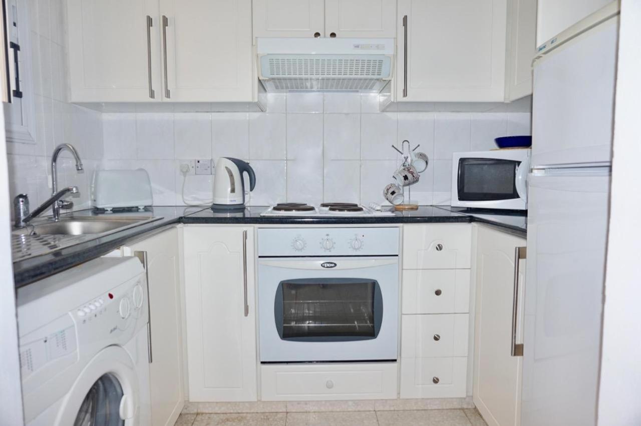 Modern Sea View Apartment Regina Gardens Paphos Bagian luar foto
